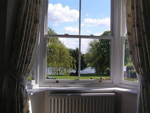 Old Riverview Guest House Earith Exterior photo